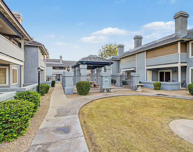 2910 W Marconi Avenue - Photo Thumbnail 29