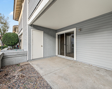 2910 W Marconi Avenue - Photo Thumbnail 20