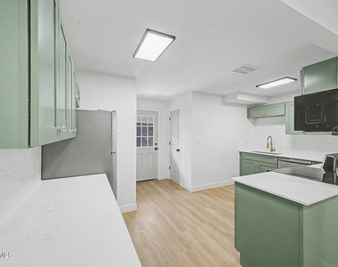 1804 E Concorda Drive - Photo Thumbnail 4
