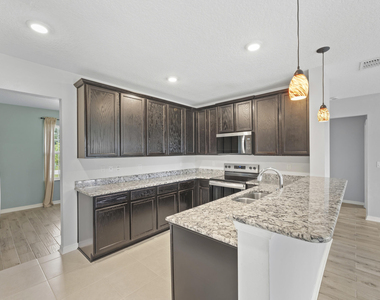 770 Sw Saragossa Avenue - Photo Thumbnail 5