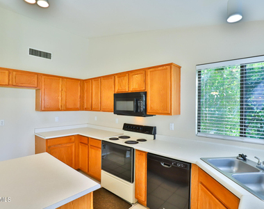 2463 E Longhorn Place - Photo Thumbnail 6