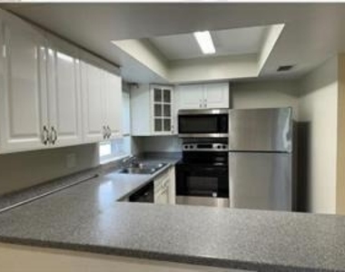 25 Laredo Place - Photo Thumbnail 2