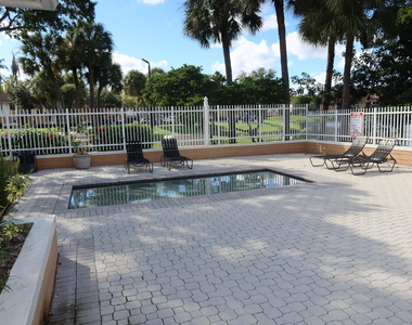781 Nw 91st Terrace - Photo Thumbnail 11