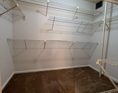 3516 Whitehall Drive - Photo Thumbnail 7