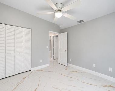 1749 Se Vesthaven Court - Photo Thumbnail 21