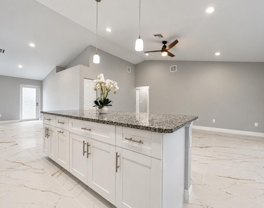 1749 Se Vesthaven Court - Photo Thumbnail 13
