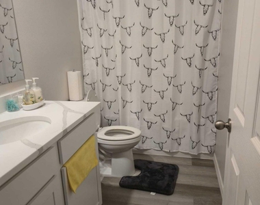 12865 Sw Forli Way - Photo Thumbnail 21