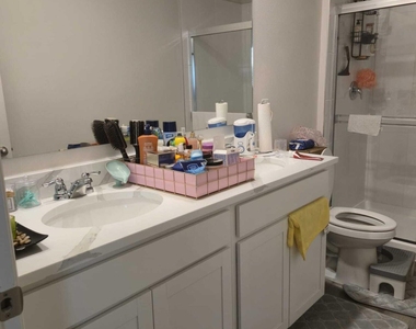 12865 Sw Forli Way - Photo Thumbnail 12