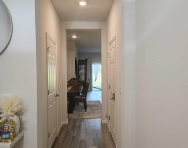 12865 Sw Forli Way - Photo Thumbnail 6