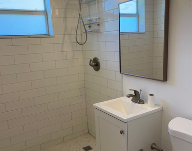 828 Ne 16th Avenue - Photo Thumbnail 5