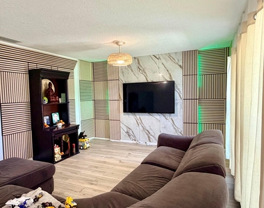 2551 Nw 98th Avenue - Photo Thumbnail 7