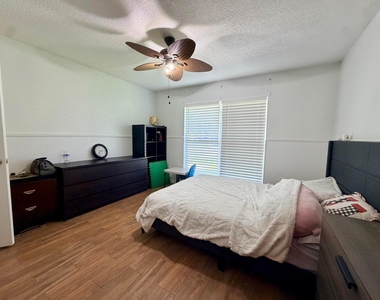 2551 Nw 98th Avenue - Photo Thumbnail 22