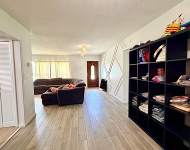 2551 Nw 98th Avenue - Photo Thumbnail 19