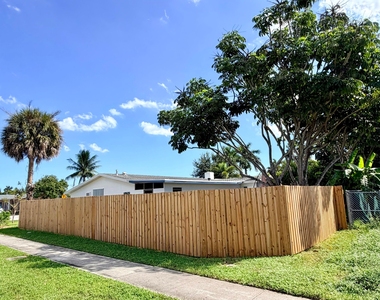 2551 Nw 98th Avenue - Photo Thumbnail 5