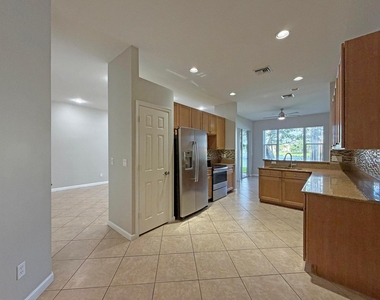 2125 Sw Cape Cod Drive - Photo Thumbnail 13
