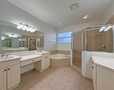 2125 Sw Cape Cod Drive - Photo Thumbnail 33