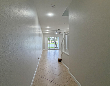 2125 Sw Cape Cod Drive - Photo Thumbnail 3