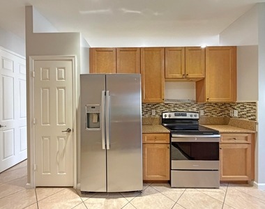 2125 Sw Cape Cod Drive - Photo Thumbnail 15