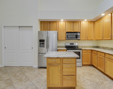 1667 Sw Harbour Isles Circle - Photo Thumbnail 11