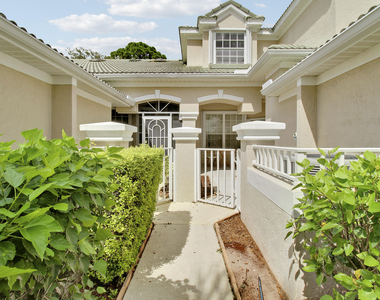 1667 Sw Harbour Isles Circle - Photo Thumbnail 2