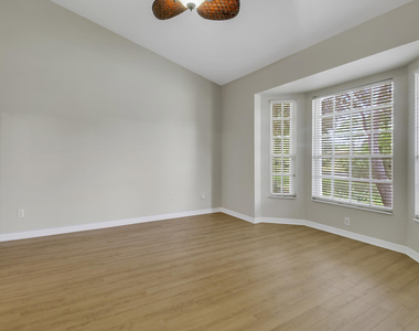 1667 Sw Harbour Isles Circle - Photo Thumbnail 16
