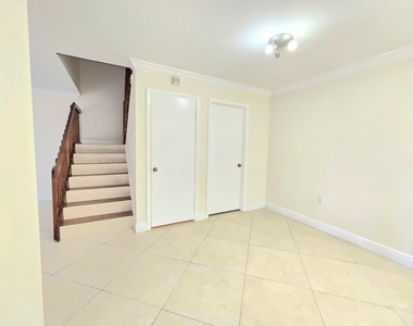 710 Mill Valley Place - Photo Thumbnail 6