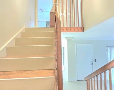710 Mill Valley Place - Photo Thumbnail 10