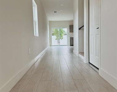 480 Nw 27th Avenue - Photo Thumbnail 11