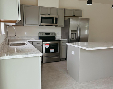 480 Nw 27th Avenue - Photo Thumbnail 1