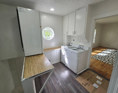 4819 Morris Avenue - Photo Thumbnail 5