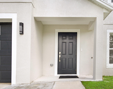 617 Se Karrigan Terrace - Photo Thumbnail 4