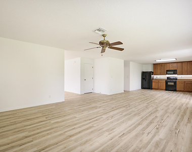 617 Se Karrigan Terrace - Photo Thumbnail 9