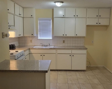 1551 Pamela Lane - Photo Thumbnail 1