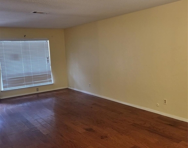 1551 Pamela Lane - Photo Thumbnail 5