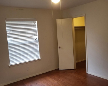 1551 Pamela Lane - Photo Thumbnail 8