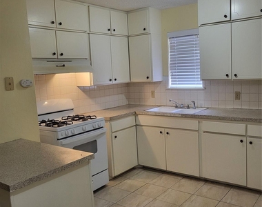 1551 Pamela Lane - Photo Thumbnail 2