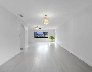 9067 Nw 21st Court - Photo Thumbnail 10