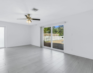 9067 Nw 21st Court - Photo Thumbnail 14