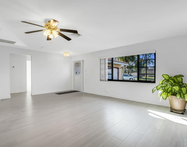 9067 Nw 21st Court - Photo Thumbnail 7