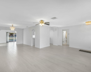 9067 Nw 21st Court - Photo Thumbnail 4
