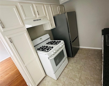 5317 Junius Street - Photo Thumbnail 5