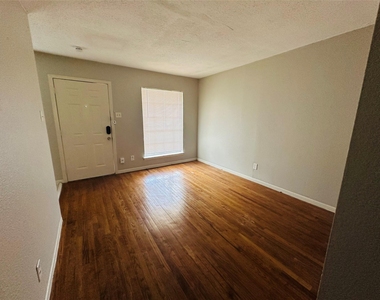 5317 Junius Street - Photo Thumbnail 7