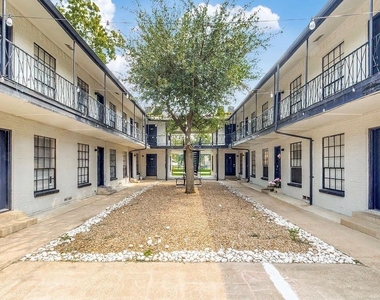 5317 Junius Street - Photo Thumbnail 3