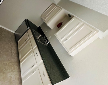 5317 Junius Street - Photo Thumbnail 6