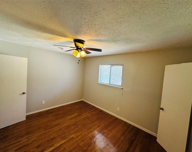 5317 Junius Street - Photo Thumbnail 12