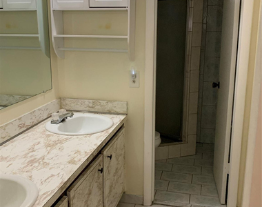 6070 W 19 Avenue - Photo Thumbnail 7