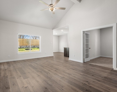 1721 Paul Drive - Photo Thumbnail 3