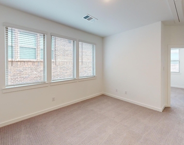 244 Spring Hill Road - Photo Thumbnail 11