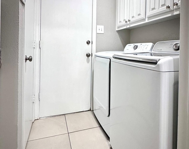 2007 Fleur De Lis Court - Photo Thumbnail 16