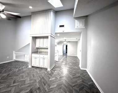 2007 Fleur De Lis Court - Photo Thumbnail 10